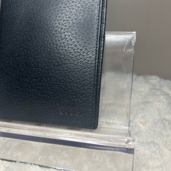 Gucci Textured Black Leather Wallet - Picture 5 of 10